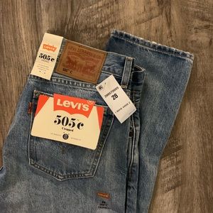 NWT Women’s Levi’s 505c Cropped Jeans 28
